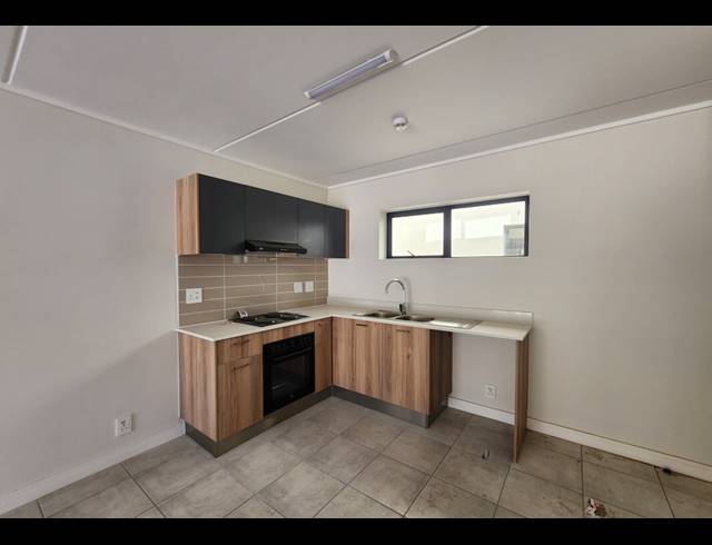3 BEDROOM APARTMENT TO LET IN FIRLANDS